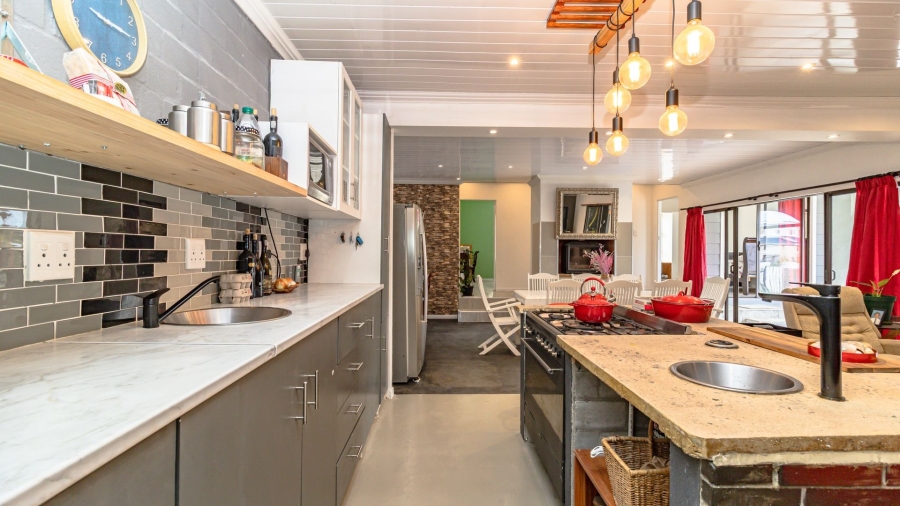 2 Bedroom Property for Sale in Franskraal Western Cape